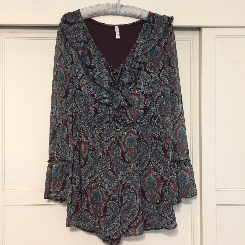 Long sleeve Xhilaration romper sz large never worn